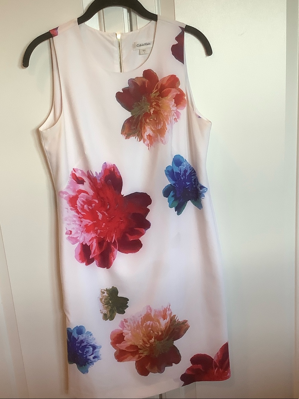 Calvin Klein White Floral Sheath Dress in Multi-Color Bloom